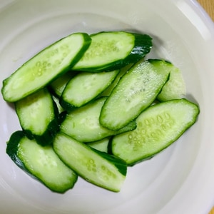 塩麹と味噌で　きゅうりの漬物